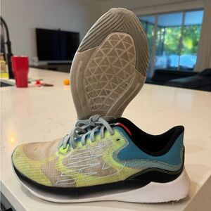 New Balance Men's DynaSoft Breaza V1 Running Shoe, White/Virtual Sky/Bleached